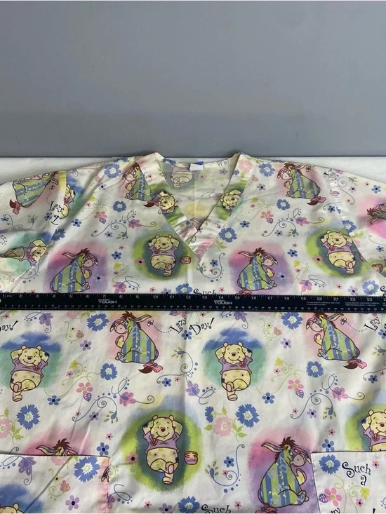 Disney Winnie the Pooh "Such a Lazy Day" V-neck scrub top Women Large Flaw - Picture 10 of 15